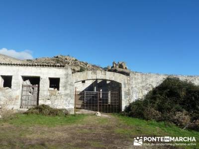 Senderismo Sierra Norte Madrid - Belén Viviente de Buitrago; senderismo por galicia